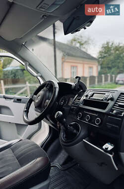 Минивэн Volkswagen Transporter 2010 в 