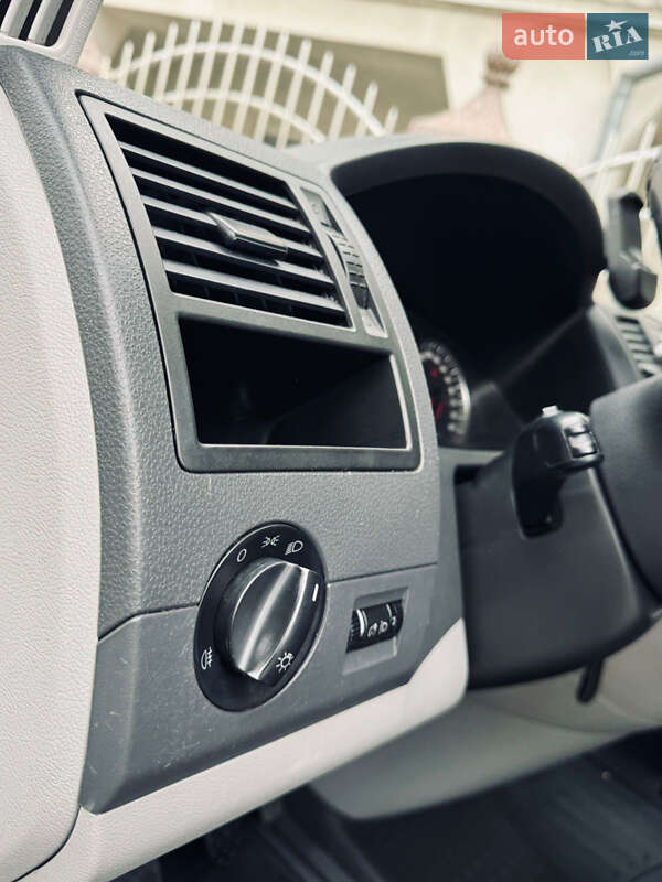 Минивэн Volkswagen Transporter 2010 в Солотвине