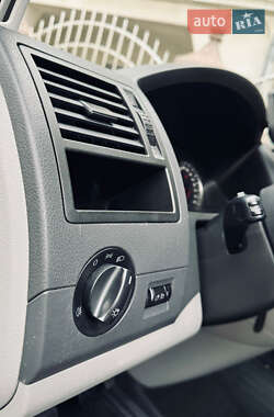 Минивэн Volkswagen Transporter 2010 в 