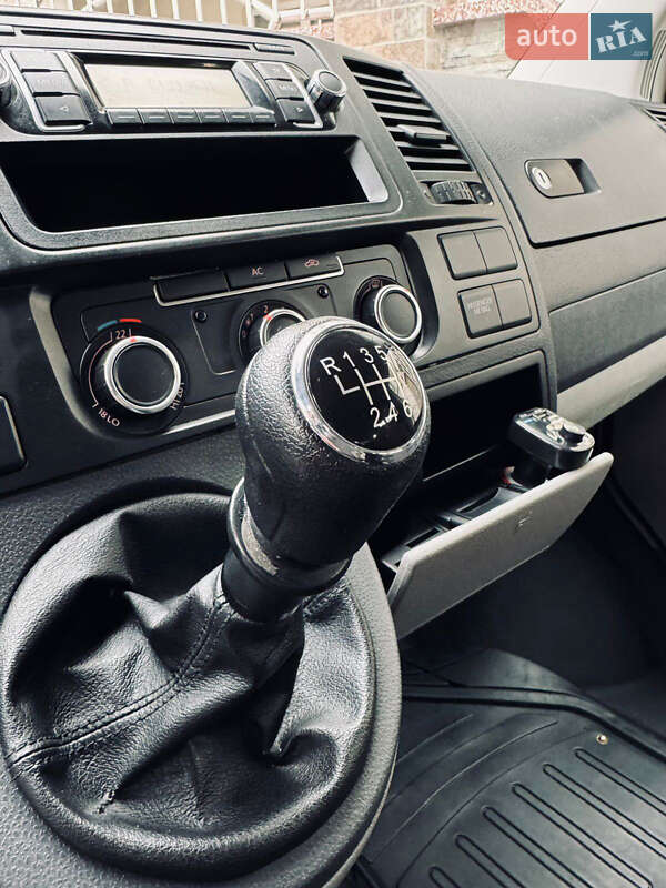 Минивэн Volkswagen Transporter 2010 в Солотвине