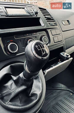 Минивэн Volkswagen Transporter 2010 в 
