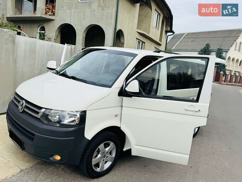Минивэн Volkswagen Transporter 2010 в Солотвине