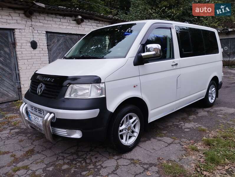 Минивэн Volkswagen Transporter 2007 в Остроге
