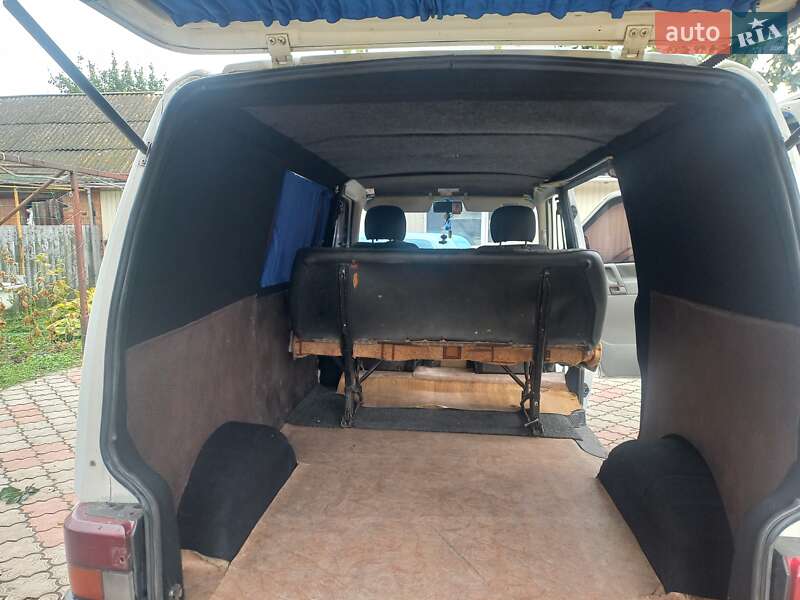 Минивэн Volkswagen Transporter 2000 в Ровно
