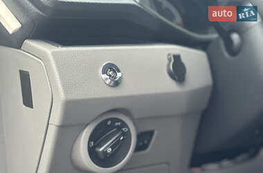 Грузовой фургон Volkswagen Transporter 2023 в 