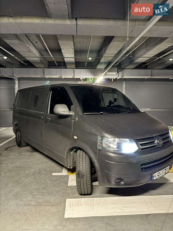 Грузовой фургон Volkswagen Transporter 2012 в Киеве