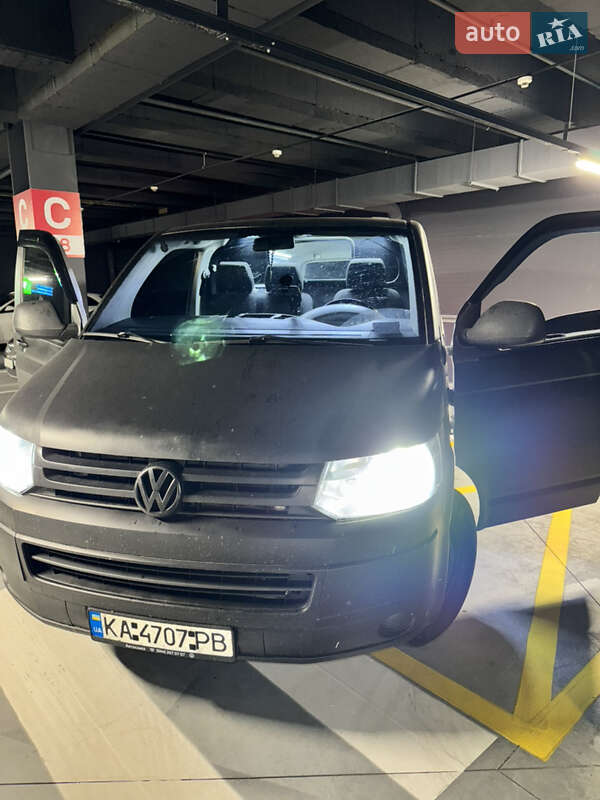 Грузовой фургон Volkswagen Transporter 2012 в Киеве