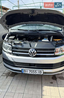 Минивэн Volkswagen Transporter 2017 в 