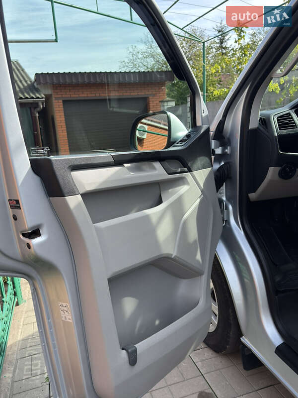 Минивэн Volkswagen Transporter 2017 в Полтаве