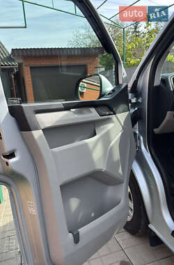 Минивэн Volkswagen Transporter 2017 в 