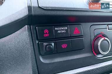 Минивэн Volkswagen Transporter 2019 в 