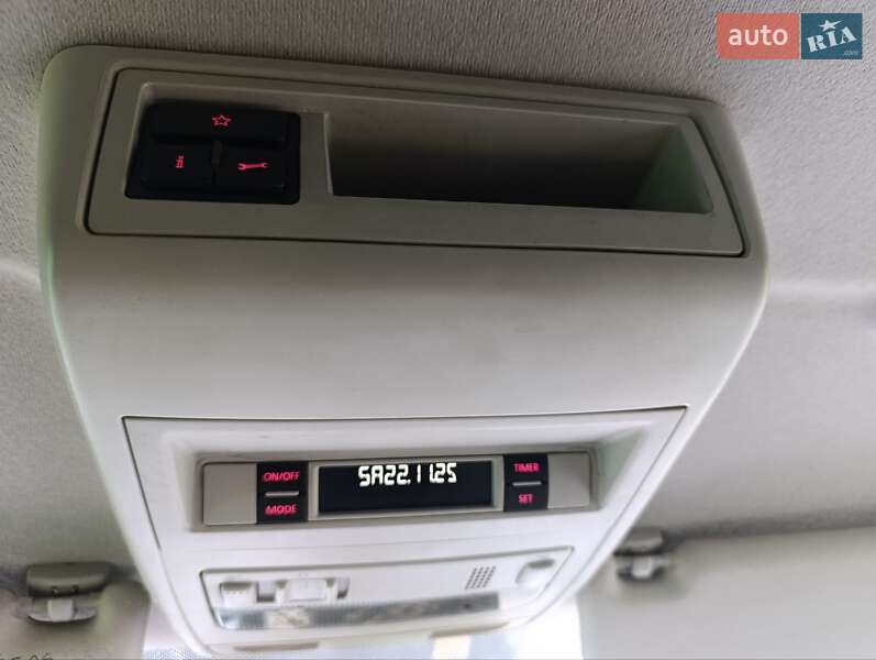Грузовой фургон Volkswagen Transporter 2012 в Ровно