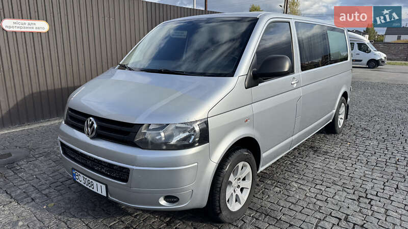 Минивэн Volkswagen Transporter 2011 в 