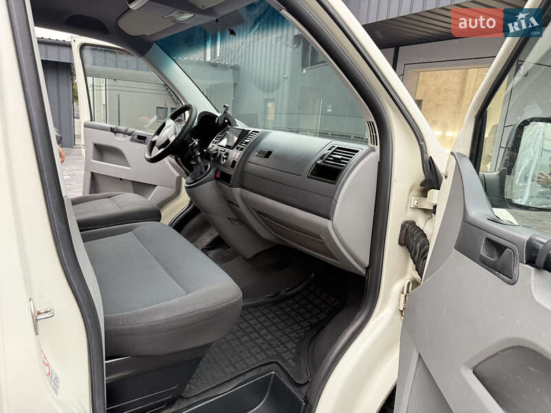 Мінівен Volkswagen Transporter 2008 в Рівному