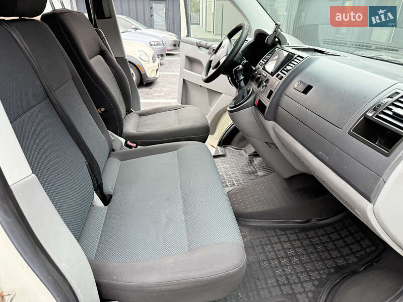 Мінівен Volkswagen Transporter 2008 в Рівному