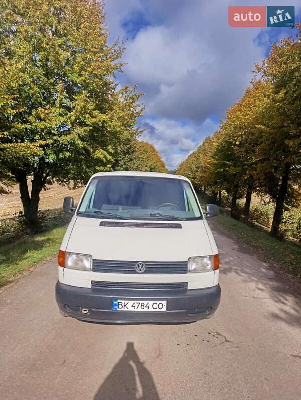 Мінівен Volkswagen Transporter 2002 в Рівному