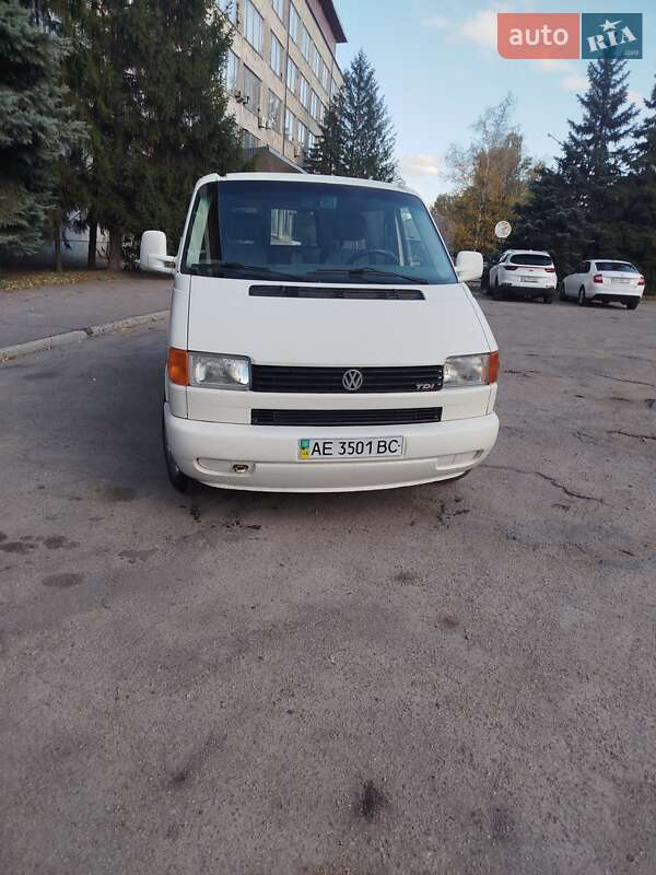 Грузопассажирский фургон Volkswagen Transporter 1999 в Днепре