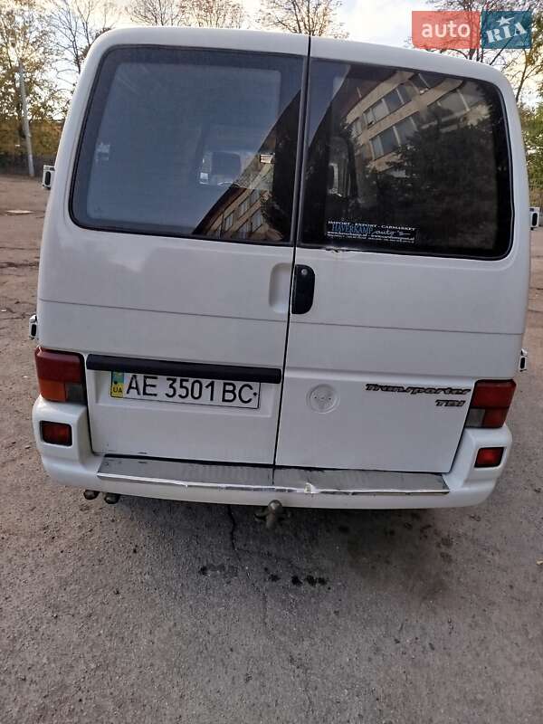 Грузопассажирский фургон Volkswagen Transporter 1999 в Днепре