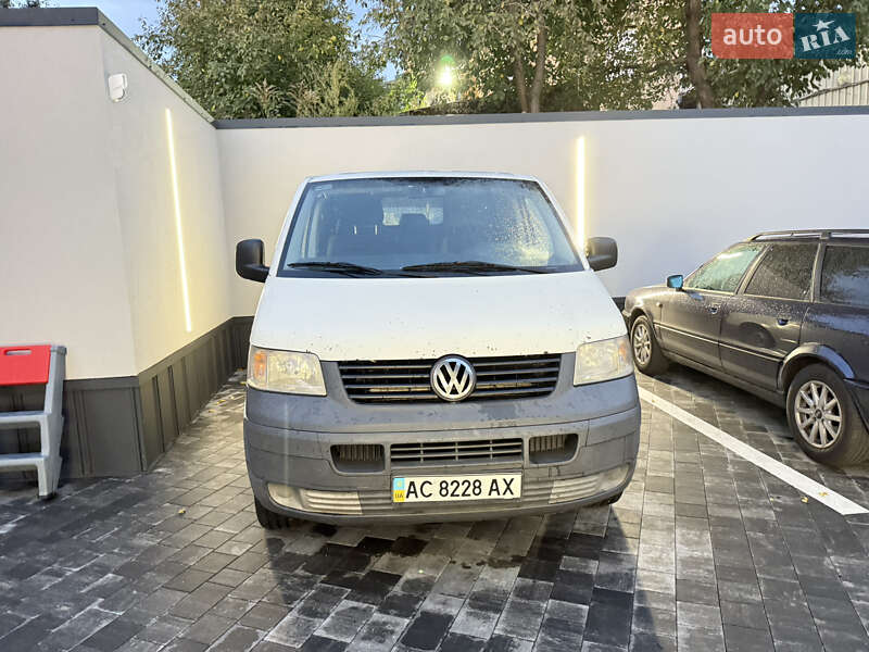 Минивэн Volkswagen Transporter 2008 в Ровно