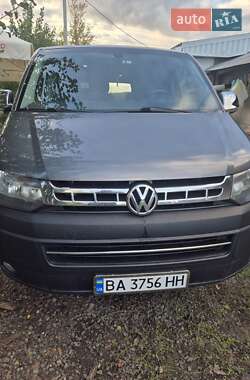 Вантажопасажирський фургон Volkswagen Transporter 2012 в Новомиргороді