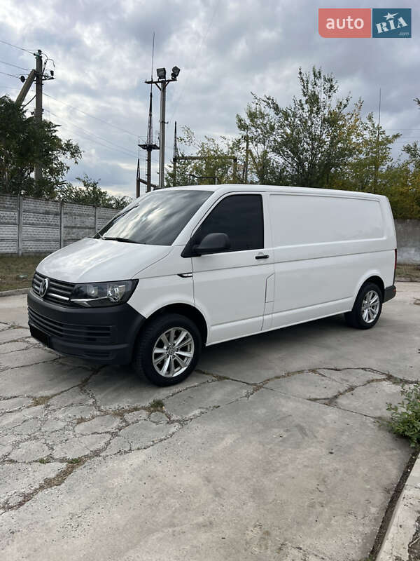 Грузовой фургон Volkswagen Transporter 2016 в Николаеве