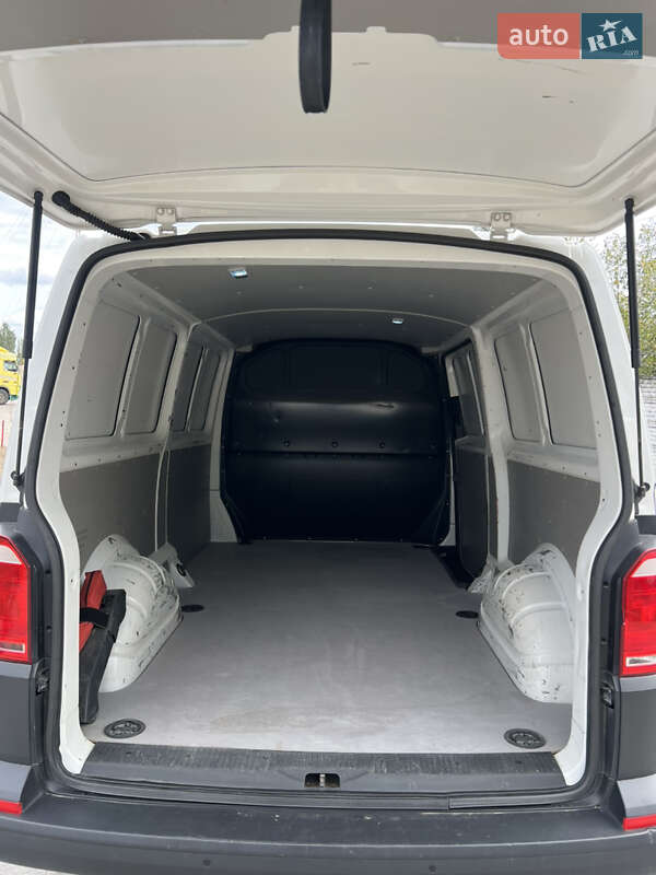 Грузовой фургон Volkswagen Transporter 2016 в Николаеве