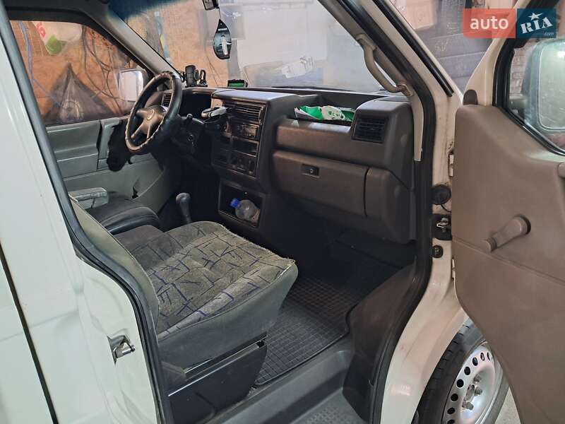 Минивэн Volkswagen Transporter 1999 в Новомосковске