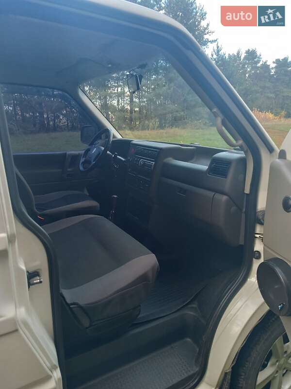Грузопассажирский фургон Volkswagen Transporter 2002 в Дубно фото 7 Грузопассажирский фургон Volkswagen Transporter 2002 в Дубно