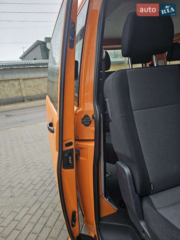Мінівен Volkswagen Transporter 2018 в Рівному