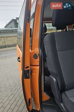 Минивэн Volkswagen Transporter 2018 в 
