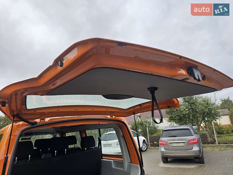 Мінівен Volkswagen Transporter 2018 в Рівному