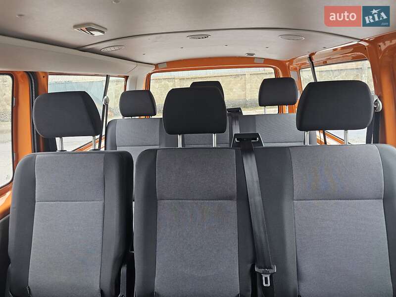 Мінівен Volkswagen Transporter 2018 в Рівному