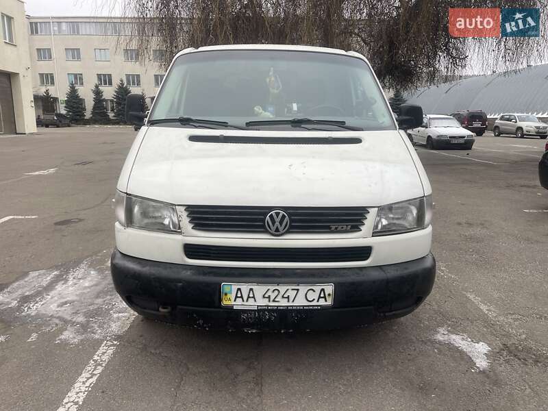 Вантажний фургон Volkswagen Transporter 2000 в Києві