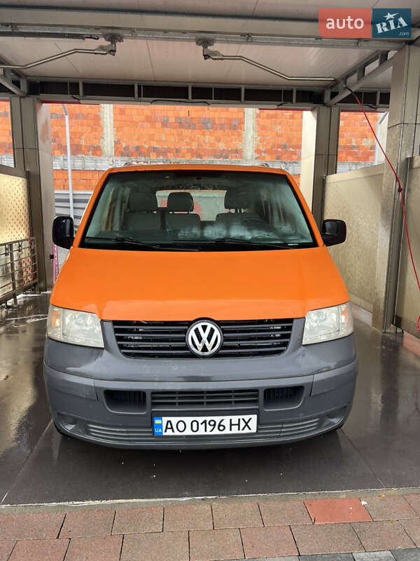 Минивэн Volkswagen Transporter 2007 в Хусте