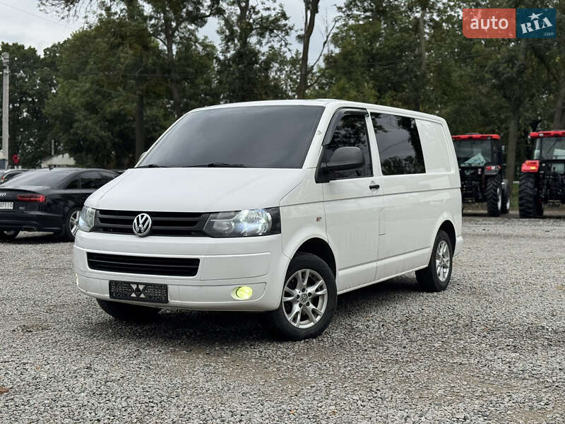 Грузопассажирский фургон Volkswagen Transporter 2011 в Умани