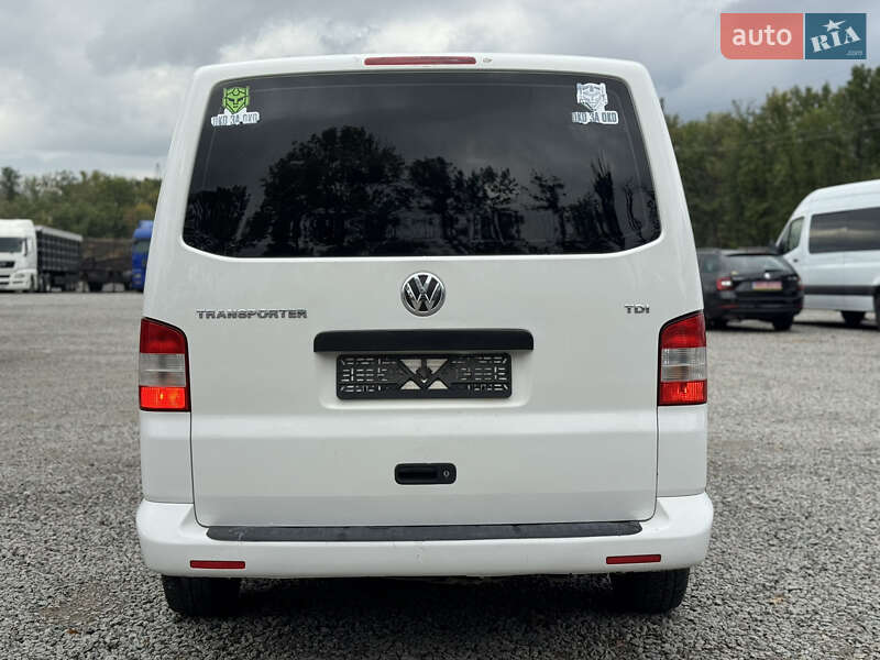 Грузопассажирский фургон Volkswagen Transporter 2011 в Умани