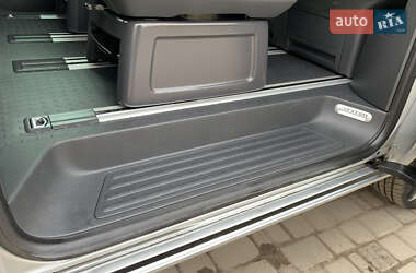Минивэн Volkswagen Transporter 2009 в 