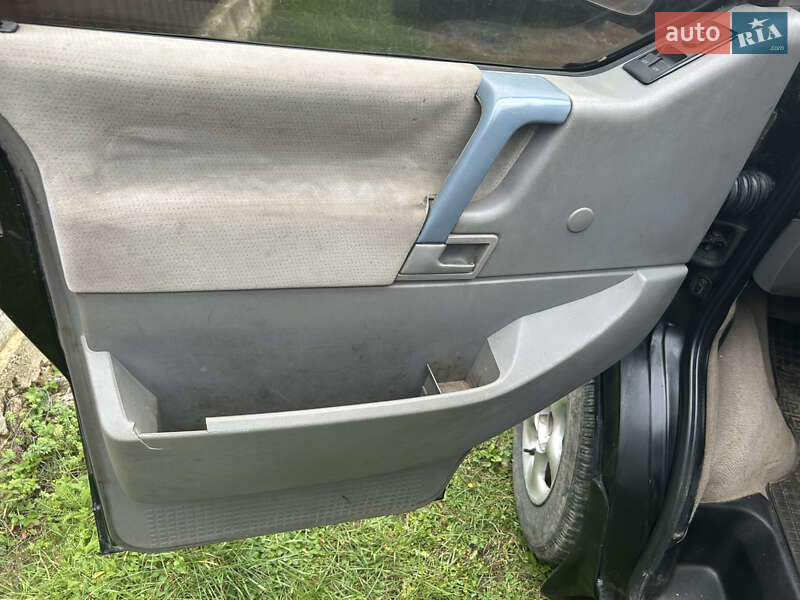 Минивэн Volkswagen Transporter 2000 в Ужгороде