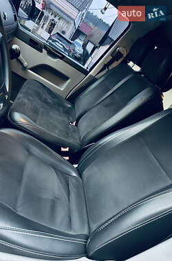 Минивэн Volkswagen Transporter 2010 в 