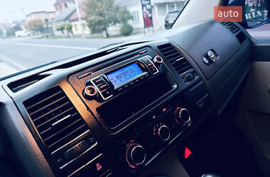 Минивэн Volkswagen Transporter 2010 в 