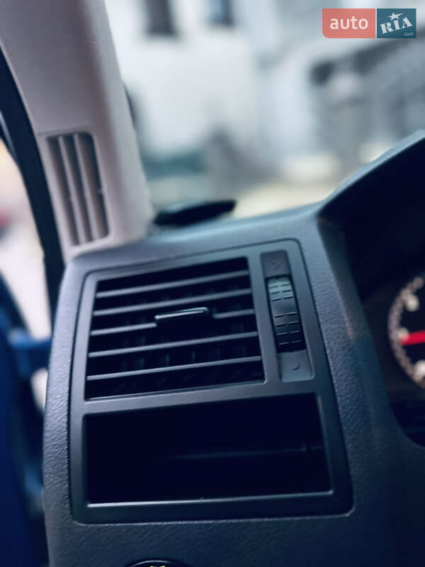 Минивэн Volkswagen Transporter 2010 в Грушево фото 19 Минивэн Volkswagen Transporter 2010 в Грушево