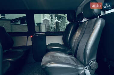 Минивэн Volkswagen Transporter 2010 в 