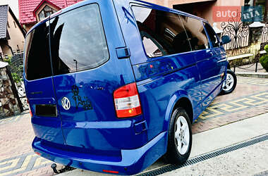 Минивэн Volkswagen Transporter 2010 в 