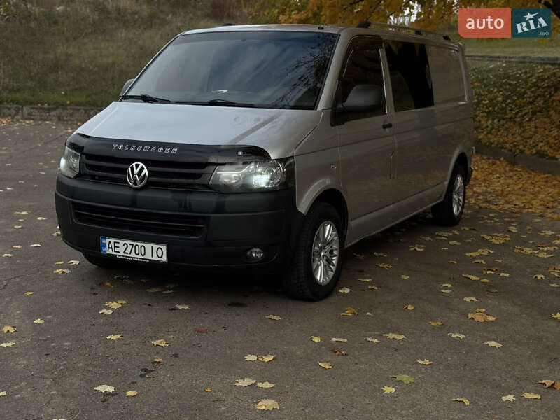 Грузовой фургон Volkswagen Transporter 2013 в 