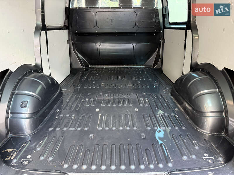 Вантажний фургон Volkswagen Transporter 2019 в Тячеві