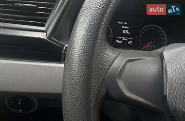 Грузовой фургон Volkswagen Transporter 2021 в 