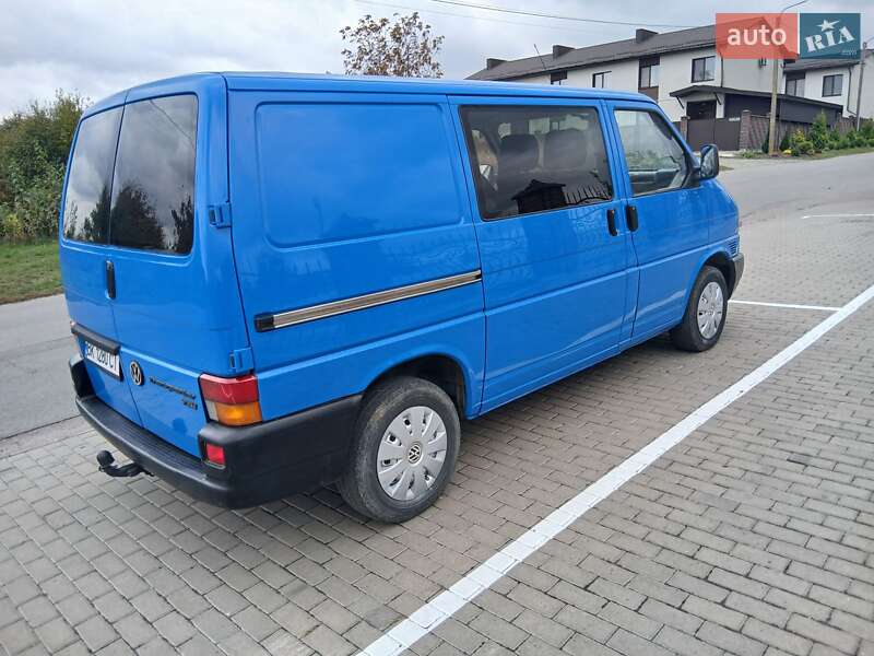 Минивэн Volkswagen Transporter 2002 в Ровно
