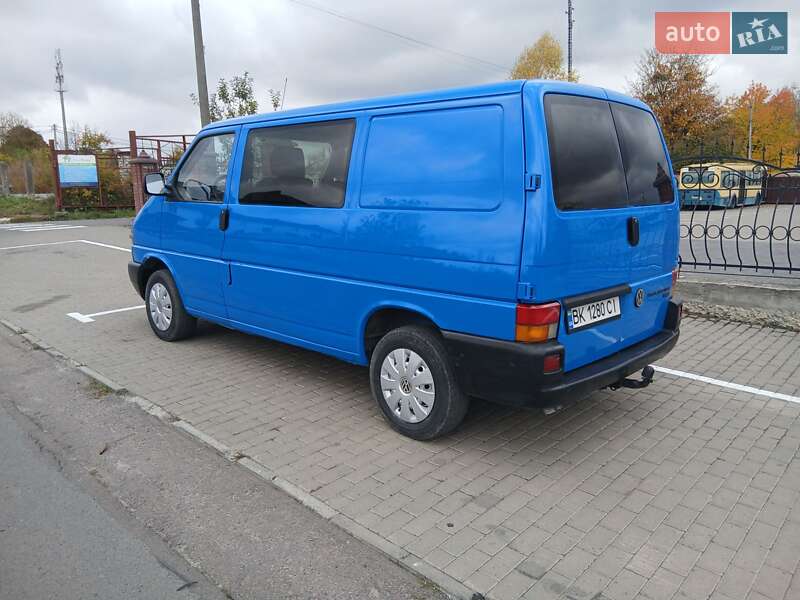 Минивэн Volkswagen Transporter 2002 в Ровно