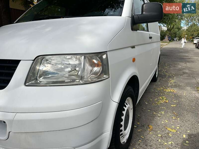 Грузовой фургон Volkswagen Transporter 2007 в Киеве