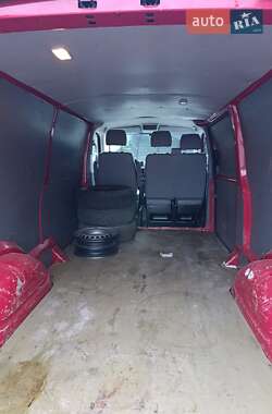 Грузовой фургон Volkswagen Transporter 2005 в  фото 11 Грузовой фургон Volkswagen Transporter 2005 в
